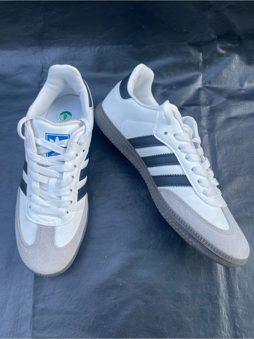 Adidas Samba Men’s White & Black Classic Sneakers 7 - Picture 2 of 8